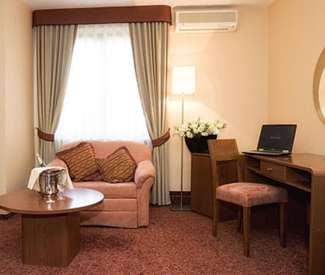 Classic Hotel Красков Екстериор снимка